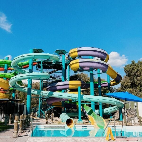 Professional cleaning services in Hawthorne, CA. Water parks to enjoy with all the family.